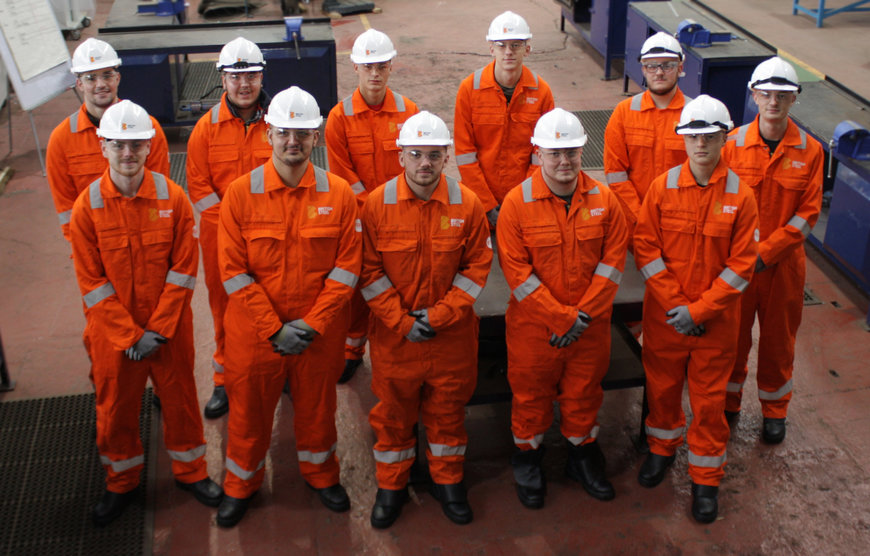 39 APPRENTICES JOIN BRITISH STEEL 